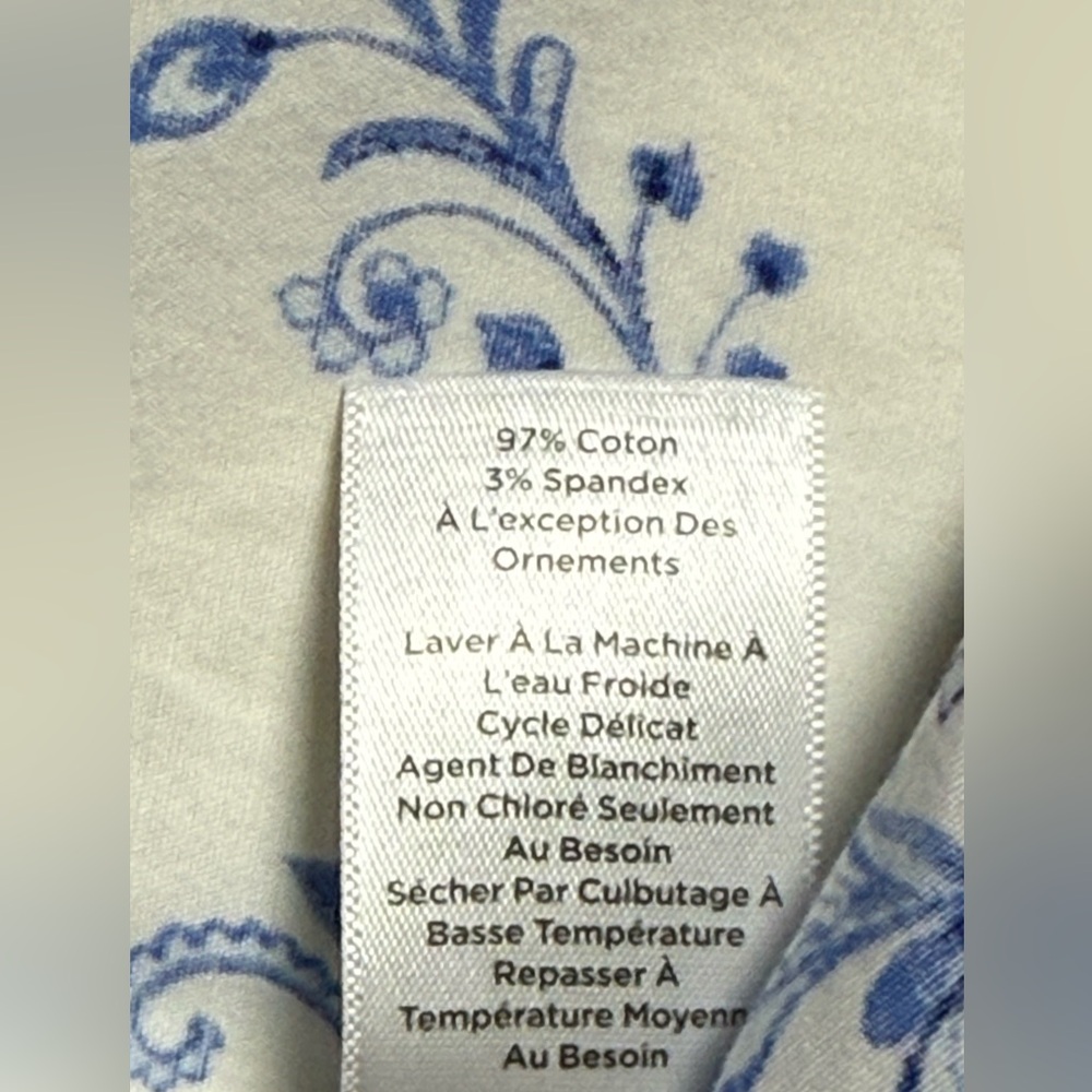 Talbots White Sleeveless Button-Down Top with Blue Paisley Print non-iron - Picture 5 of 6